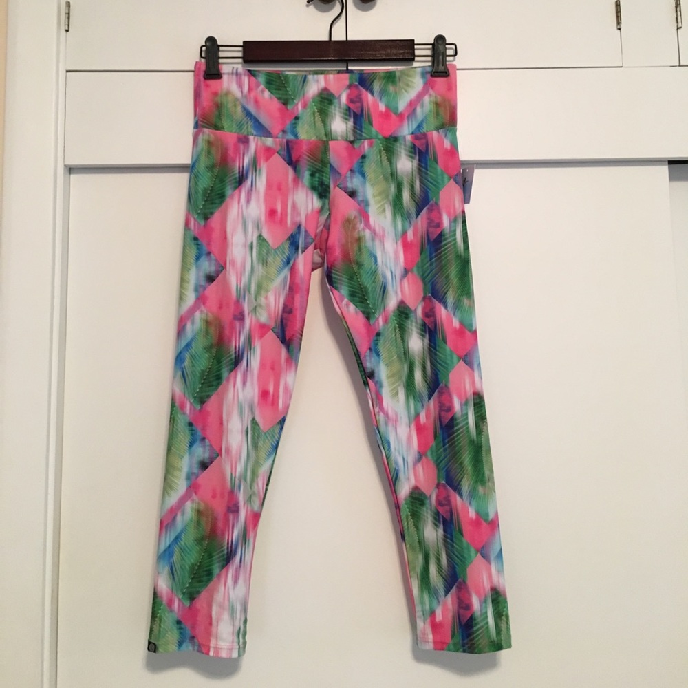 Onzie Capri Pants sz S/M NWT